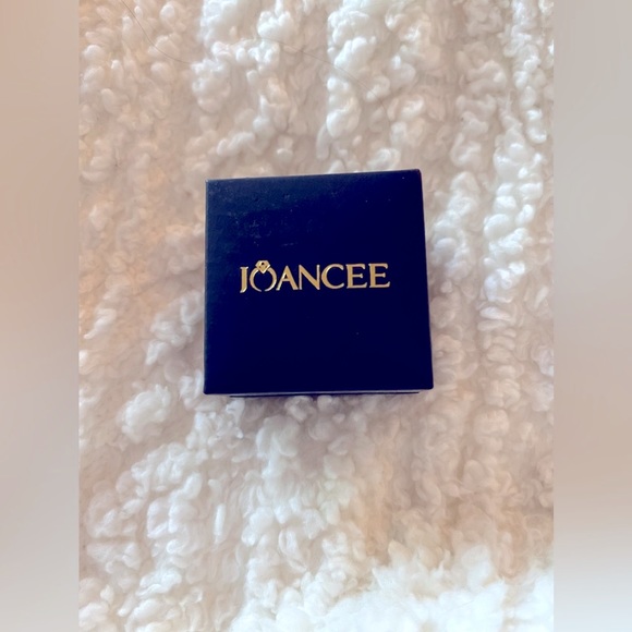 Ring - Picture 3 of 6